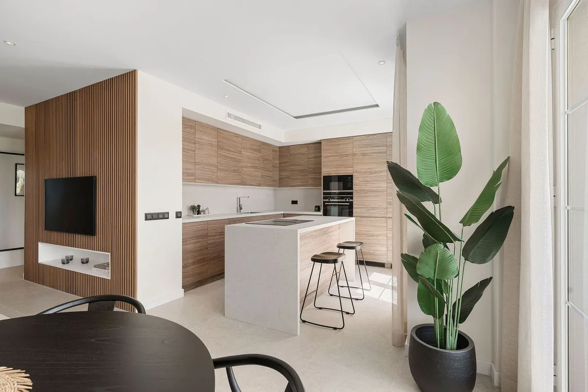 4ce36fcc-9a24-4ae9-83dc-5e9a83f229a3