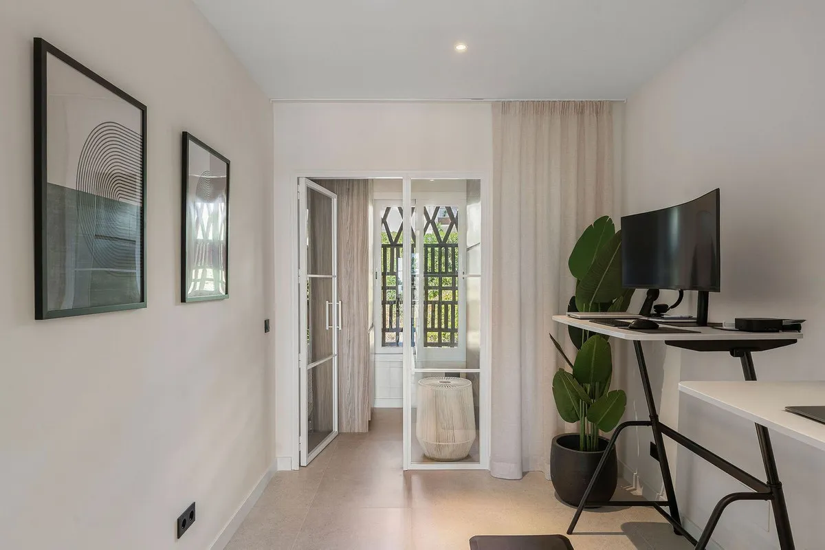 c9fb31d6-4971-4694-8a24-21a55dc2c4cc