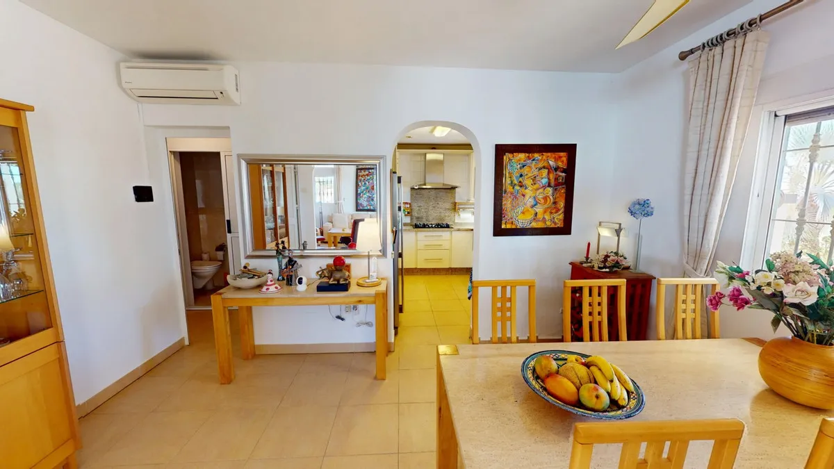 4f4b77c4-5bd7-4230-8071-82aa6426bab3