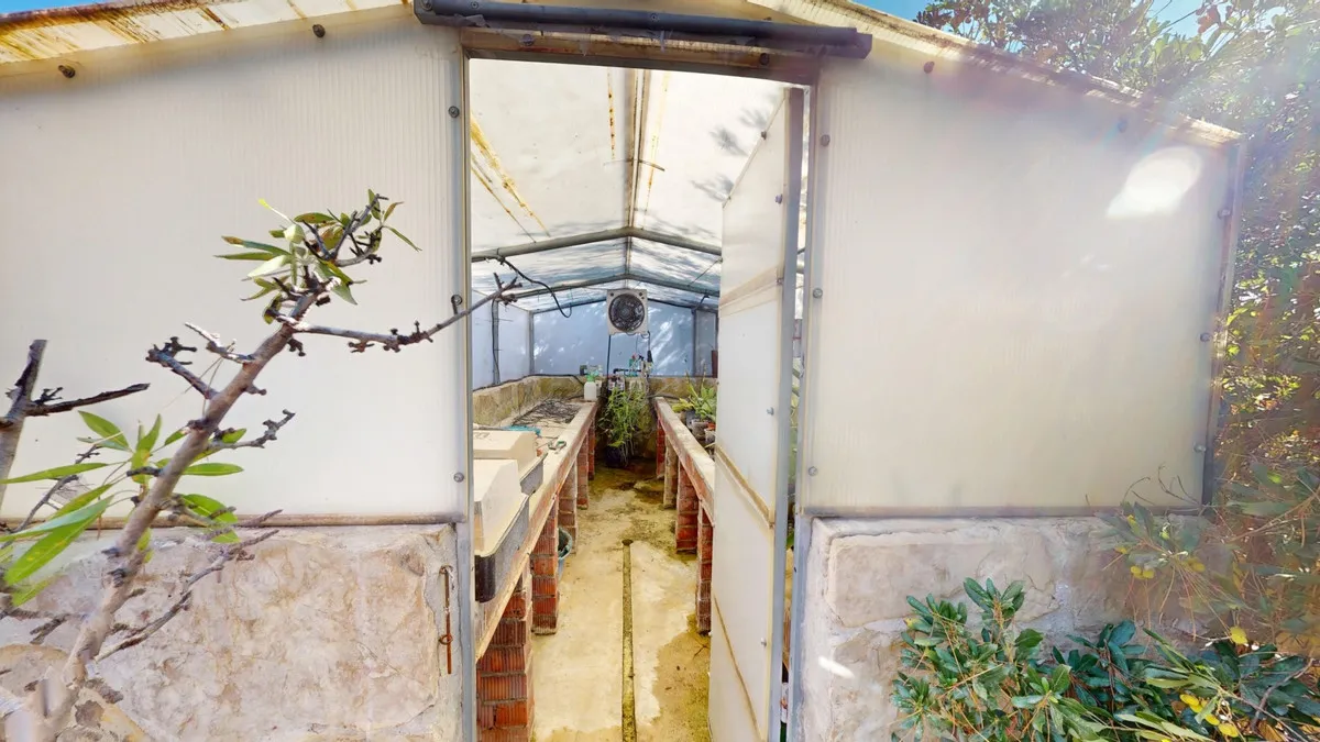 cd0480f4-4757-4589-899c-8b4115c6dfec