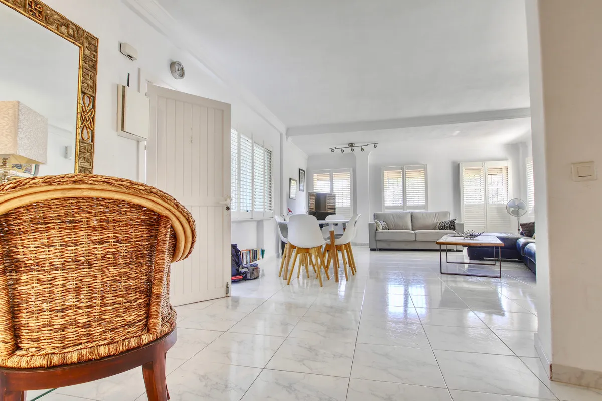 338fbbf0-64f1-4e8d-8642-c2f86a5f3740