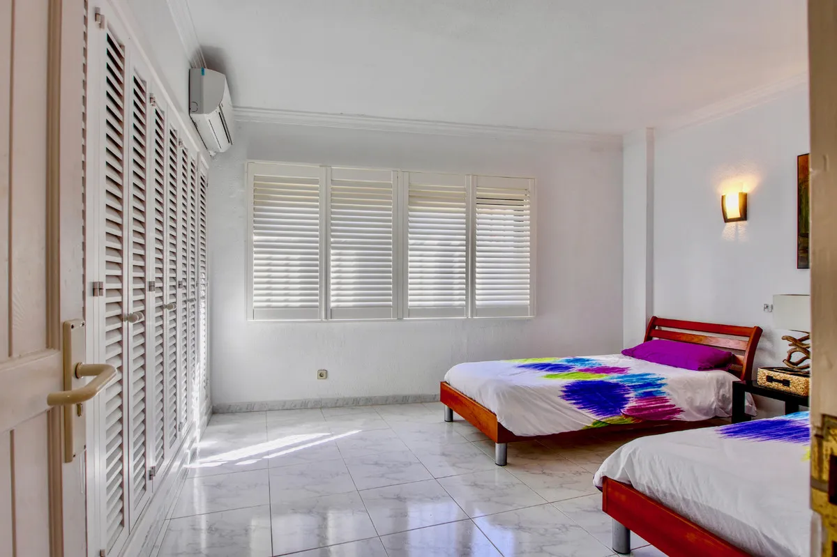 f112a889-223d-4b82-be92-8475fbe03a85