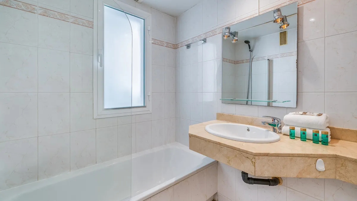 37b463ff-6284-4569-b04e-3abba4fa9839