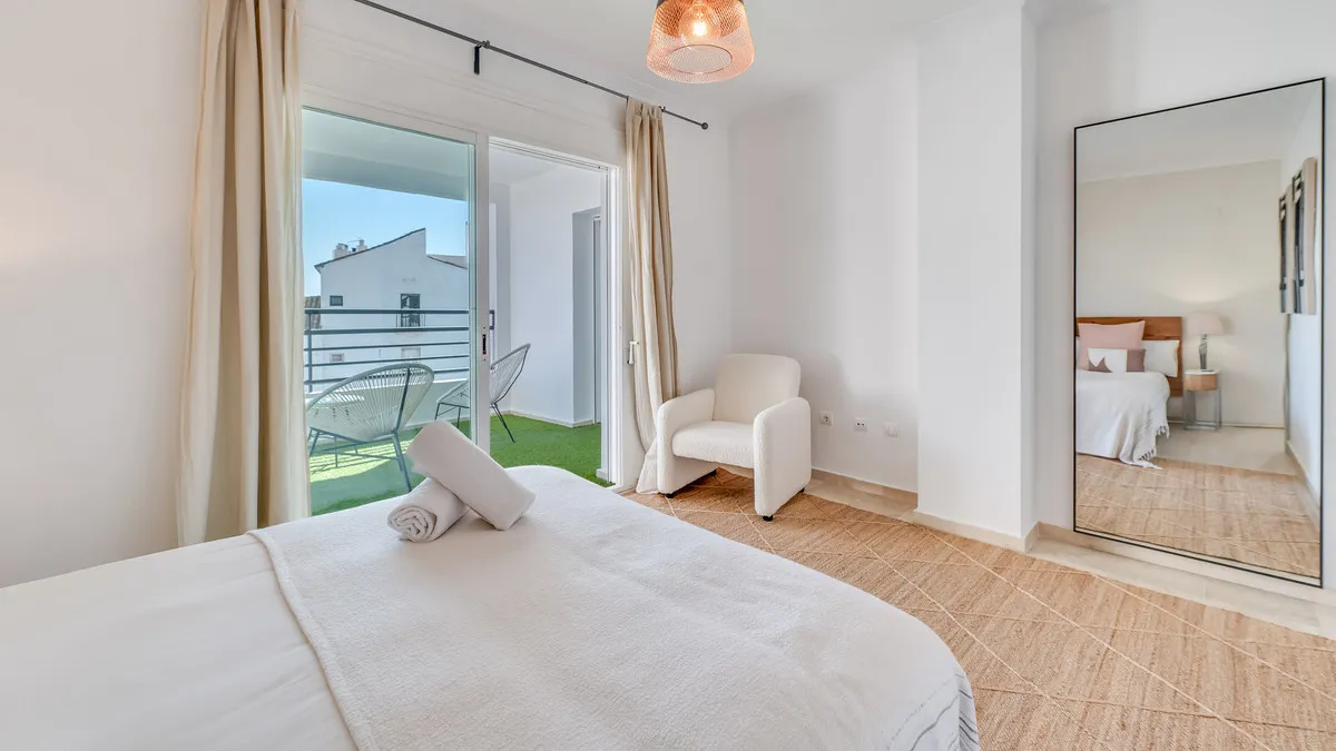 957967d8-fd5d-4fdf-9281-c44b9675d7a6