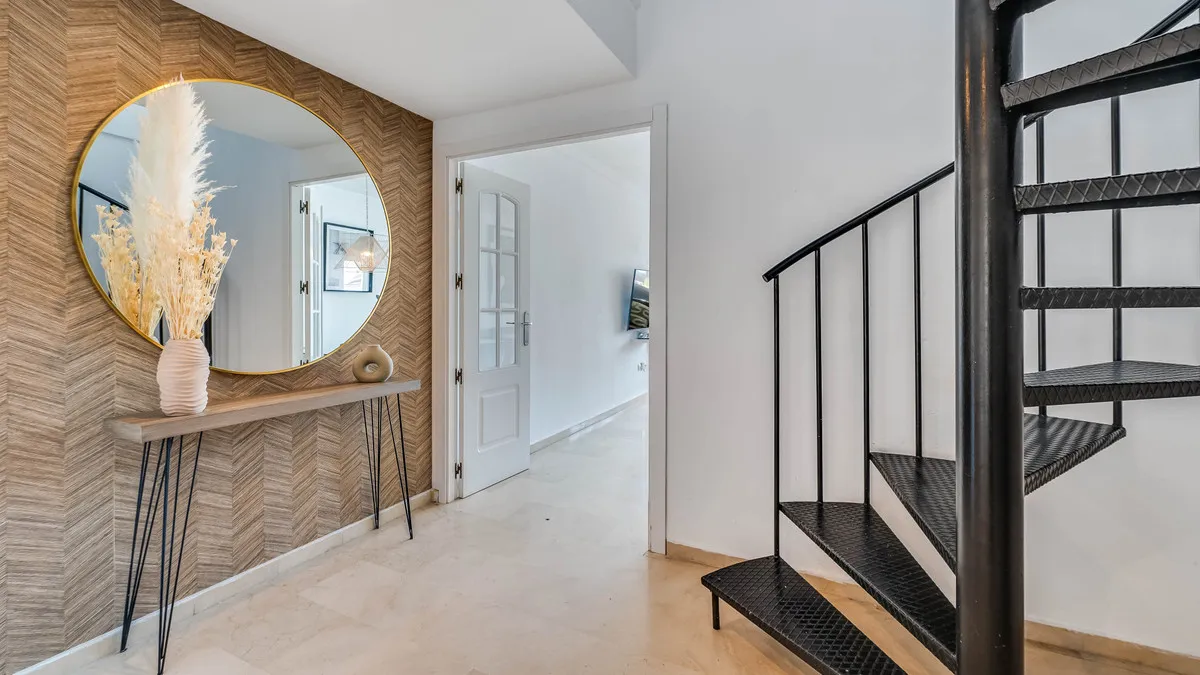 b9466971-abf1-4e79-8ca9-87ff92cab178