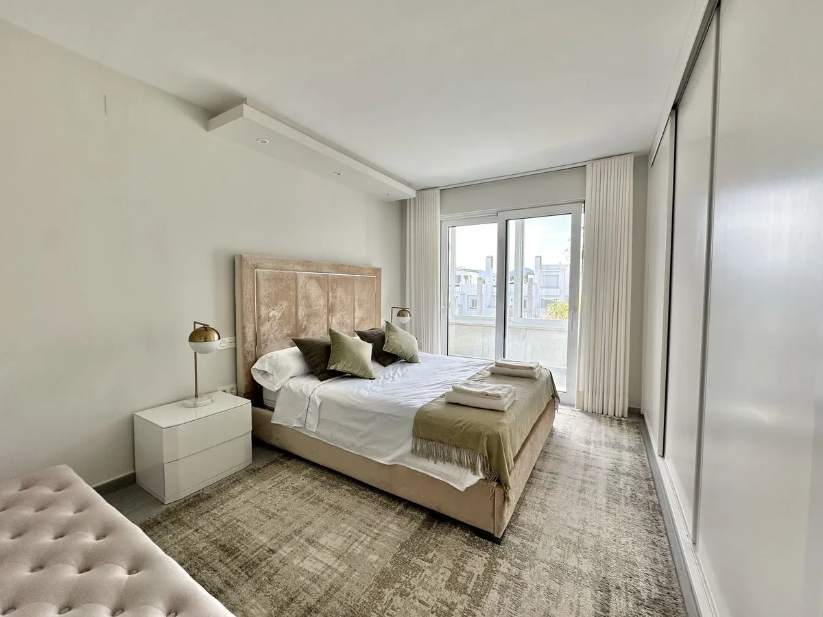 6cc63163-599a-4ade-b38d-2fef4a6c9866