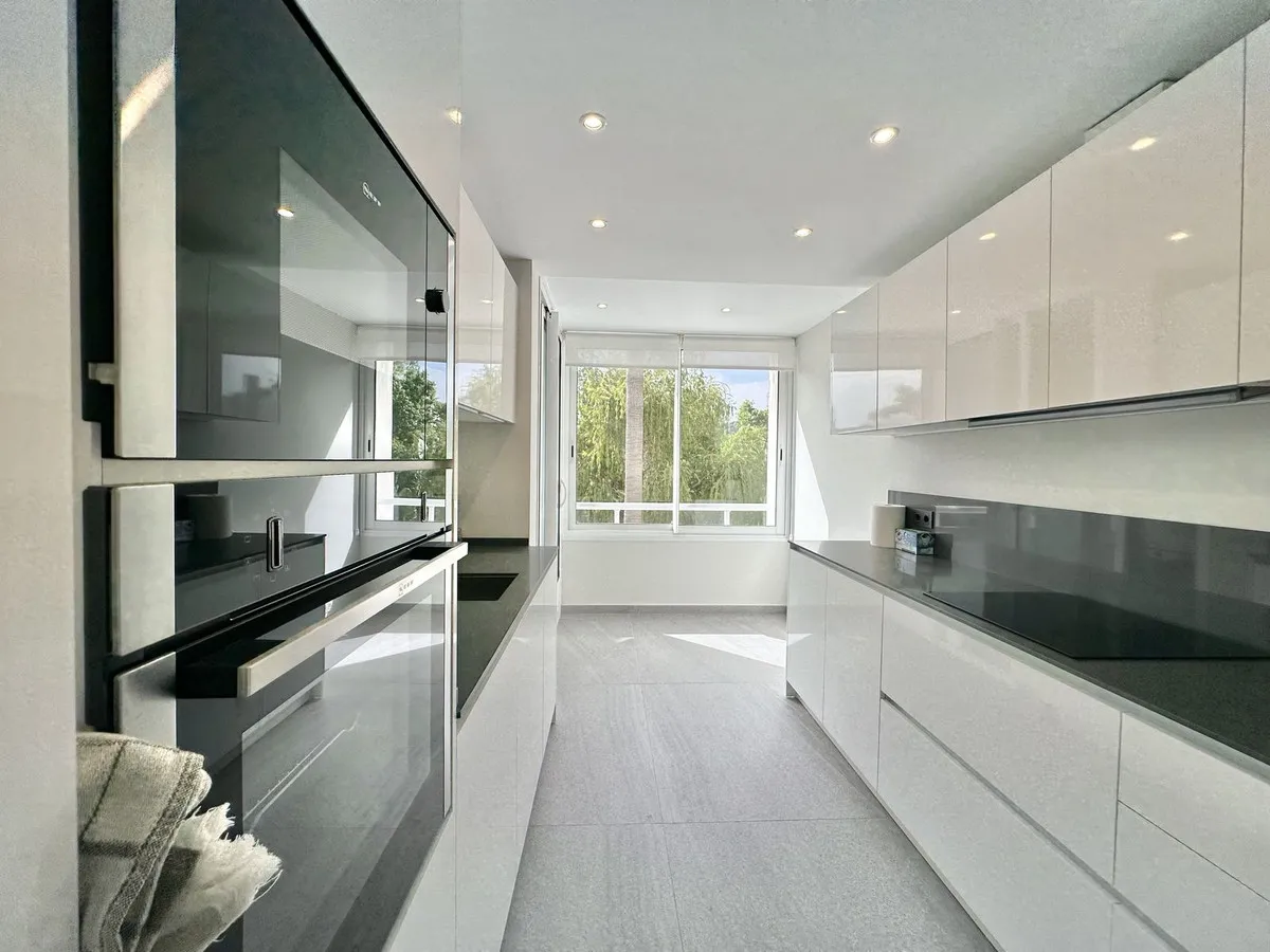 ba8e7339-3852-4787-a851-c2ca9712c558