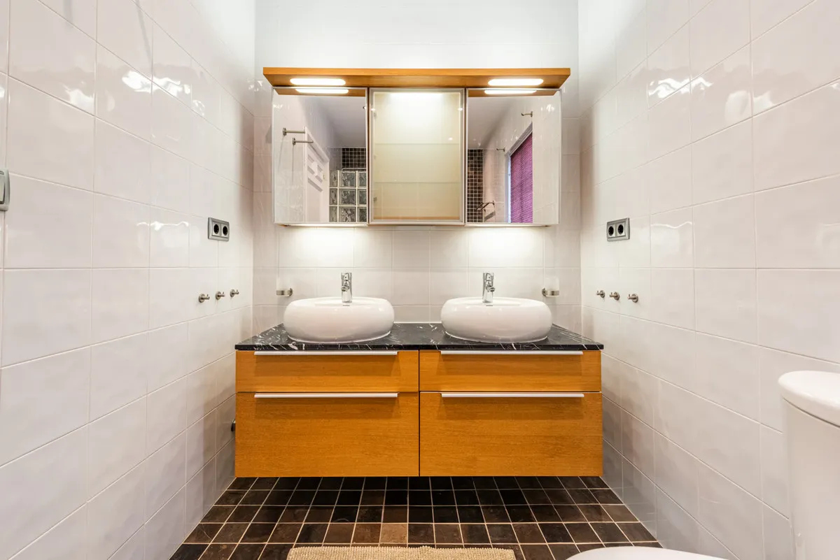 8ab6bd4f-9826-40ca-a7f1-cc97cf649799