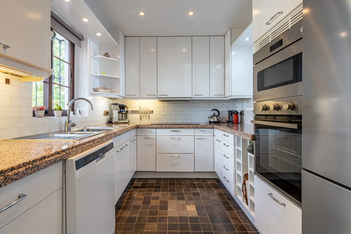 991e8587-d180-48a8-92ca-fa894a440e5e