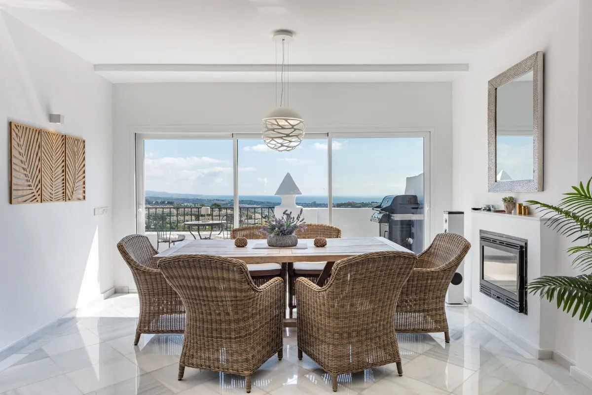 a45f3976-d0d9-40f4-9010-eaac69122af3