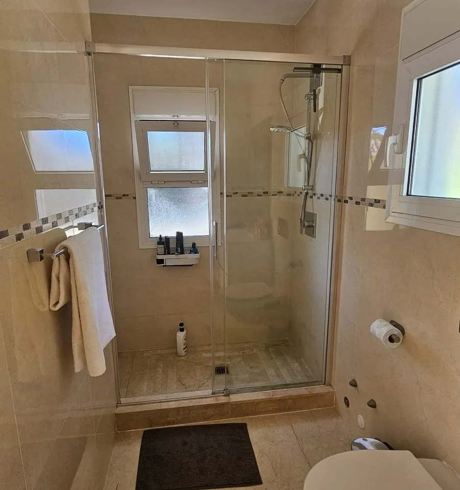 75f33c08-aa99-438f-858a-6690b811fda5