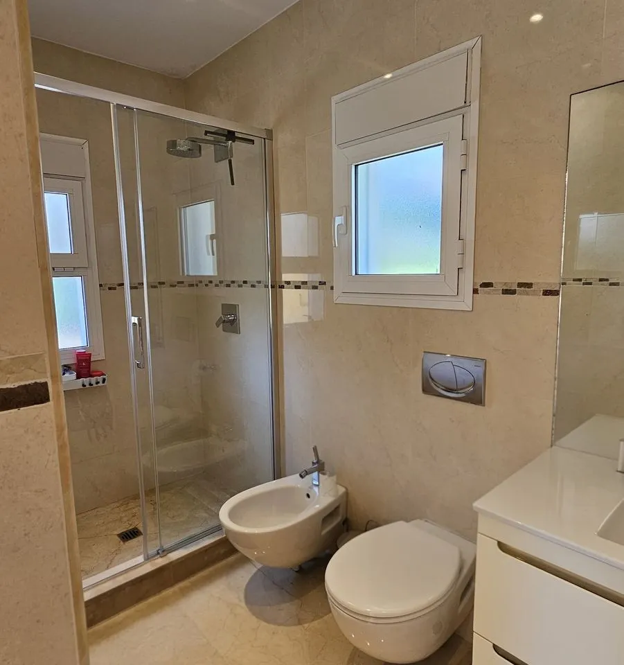 984f92f0-f75e-4558-b7f3-e9d891ebc643