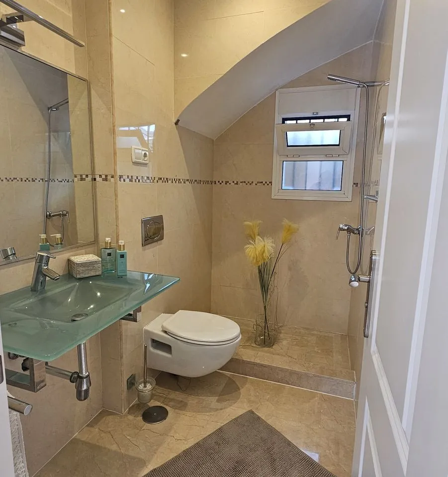 c2a37e1c-b378-4935-b30e-1ee0a52d267a