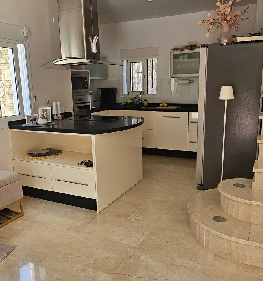 c4a02eb9-d1e4-4881-90ff-cc5e59f66d63