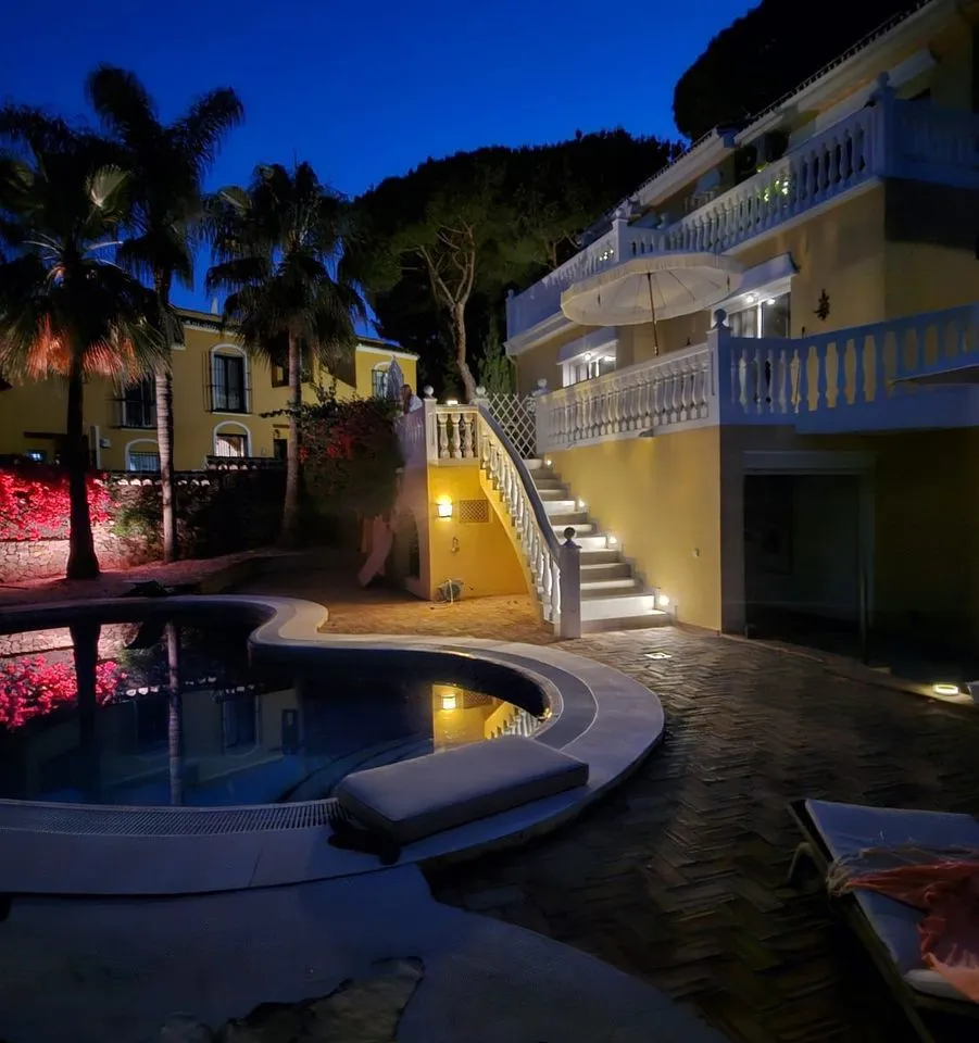 cf8c12a6-451c-4664-a2e0-c74013056087