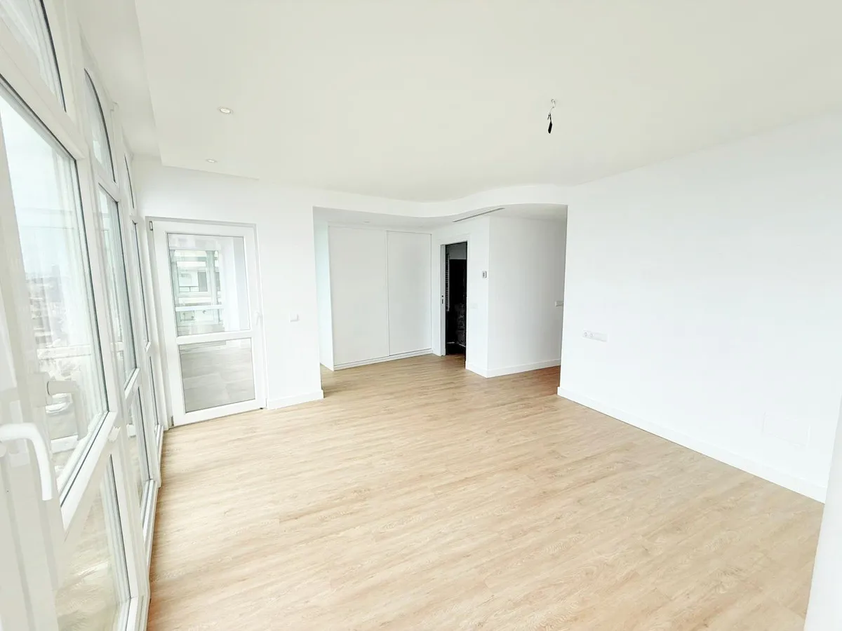 7fbf5e43-d3f3-4a8e-b9c8-4df5b33ab1da