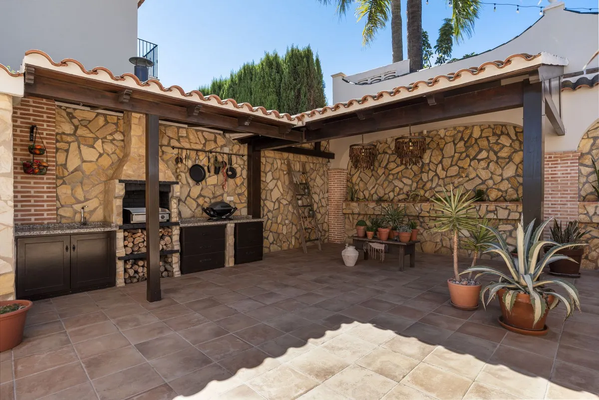 036dc320-fe9e-41fa-988d-155d93cc740c