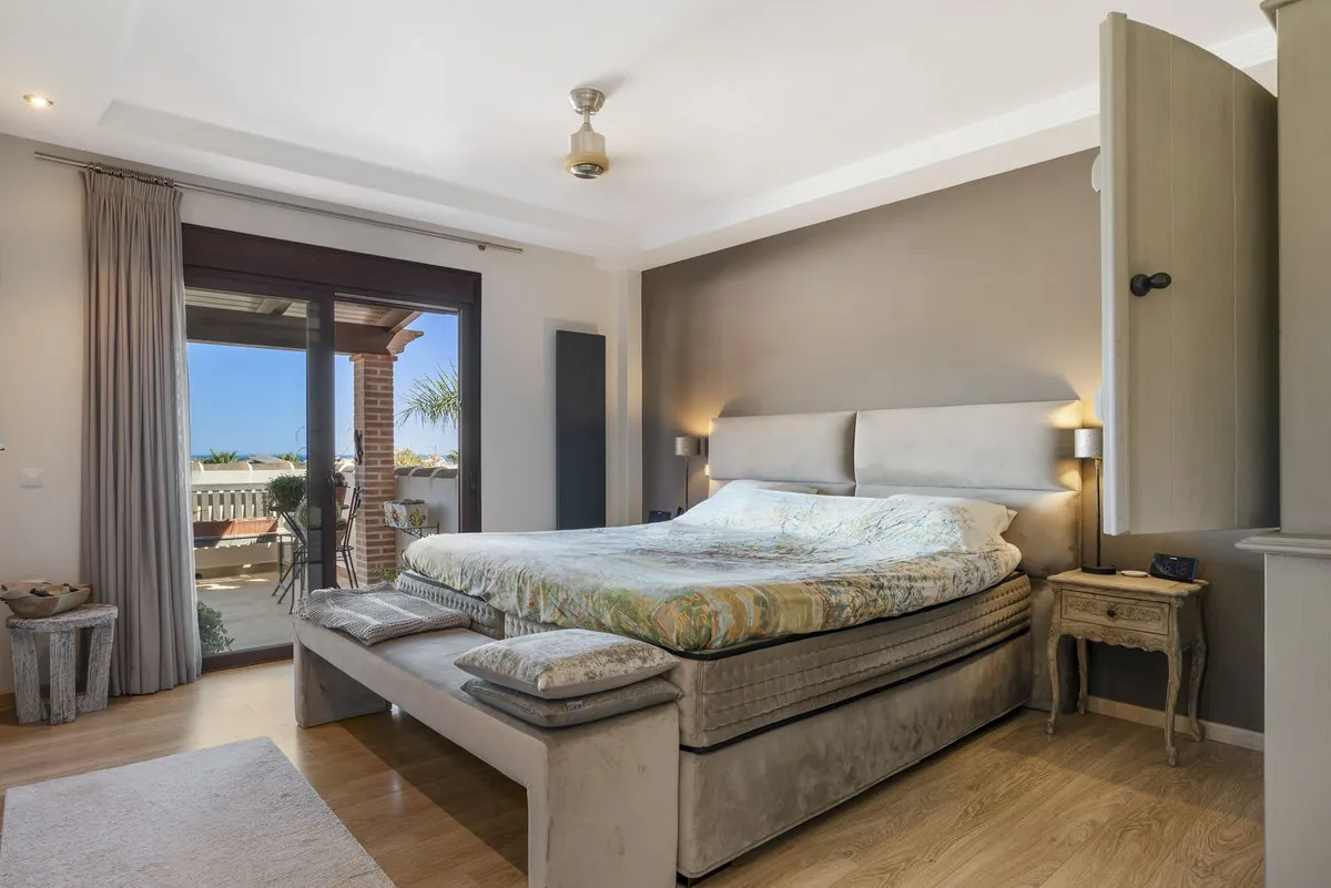 12c9d0d8-45a9-4fa7-a6df-b543d2653aa2