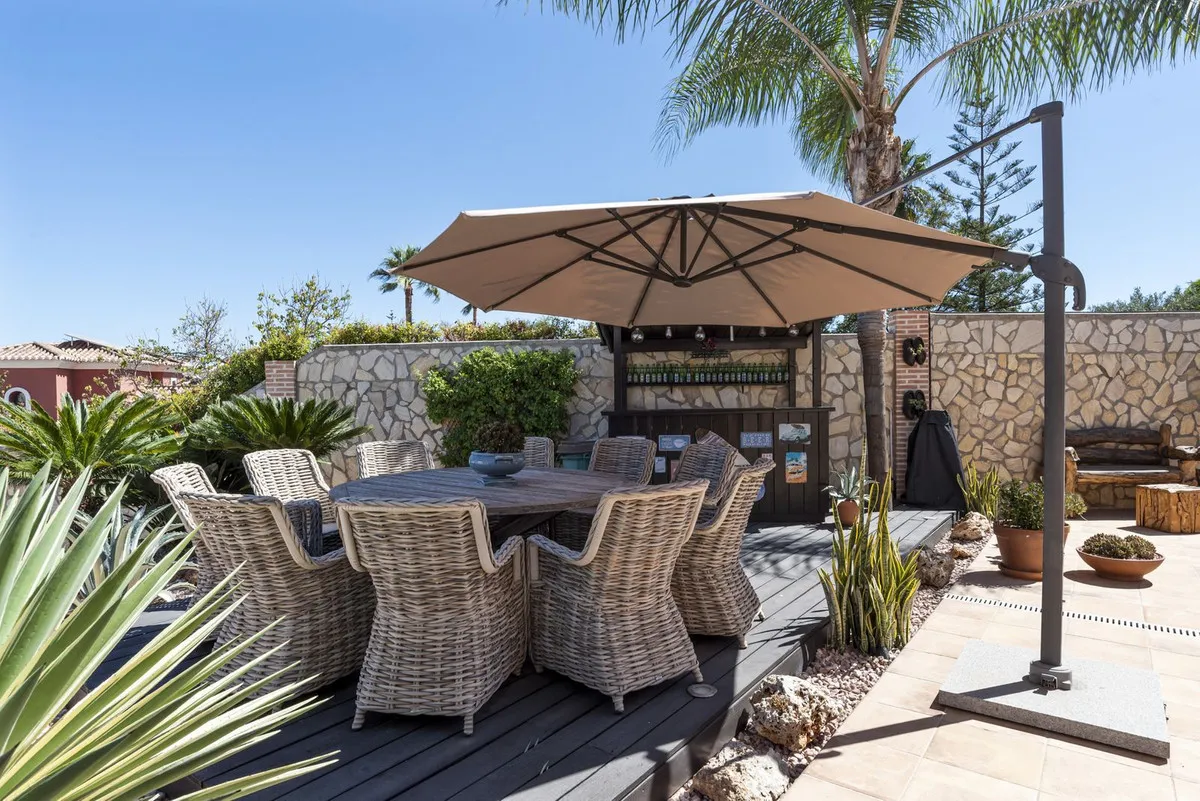 4bdc7a93-2f87-46b8-8fa6-39d06ce75784