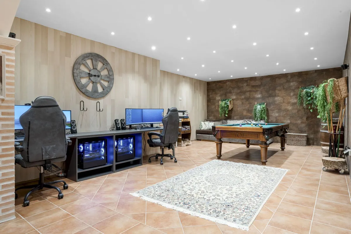 96d052ef-3c66-46c6-a2e6-09d8396fdaef