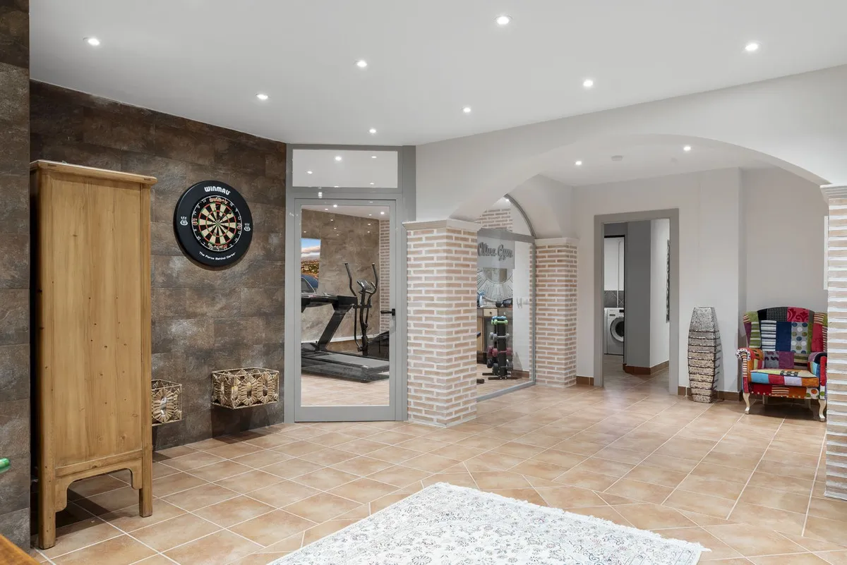 cfdd4e40-815b-4cbf-9310-caab00513ae1