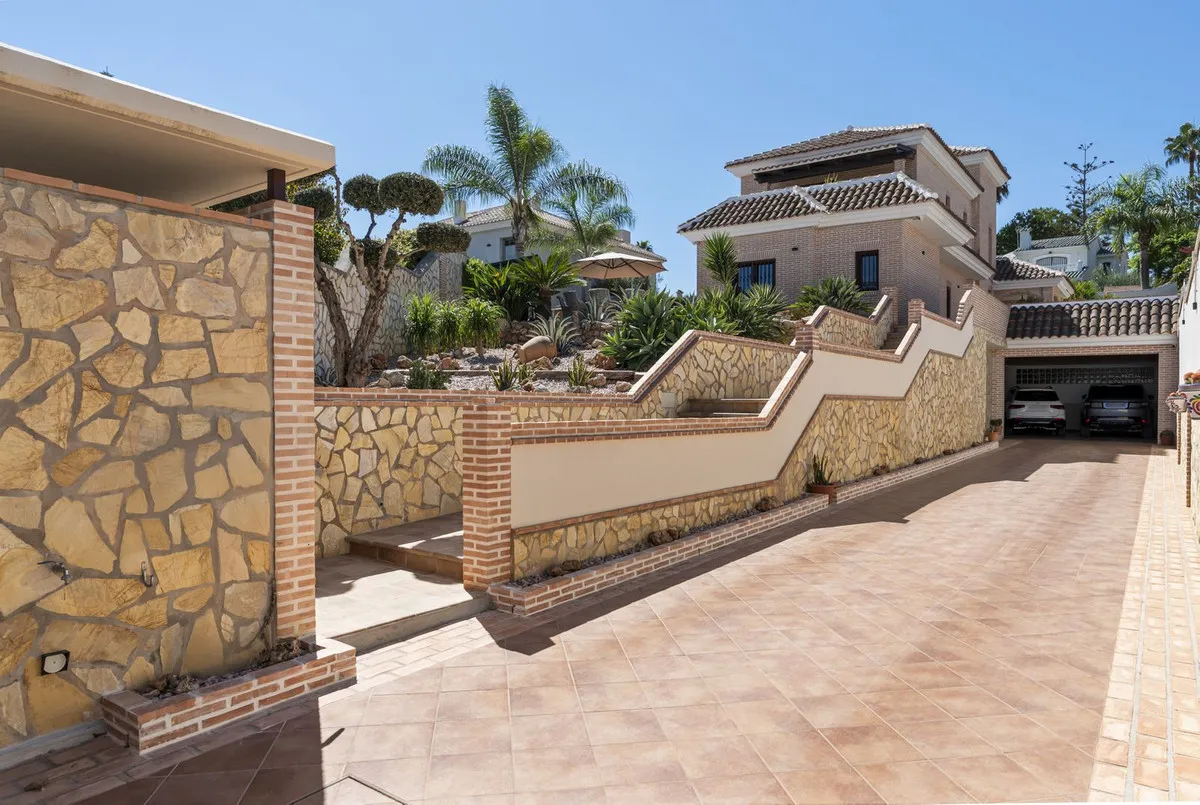 e5eecff8-d270-40bb-860b-ff12c5e6ceb7