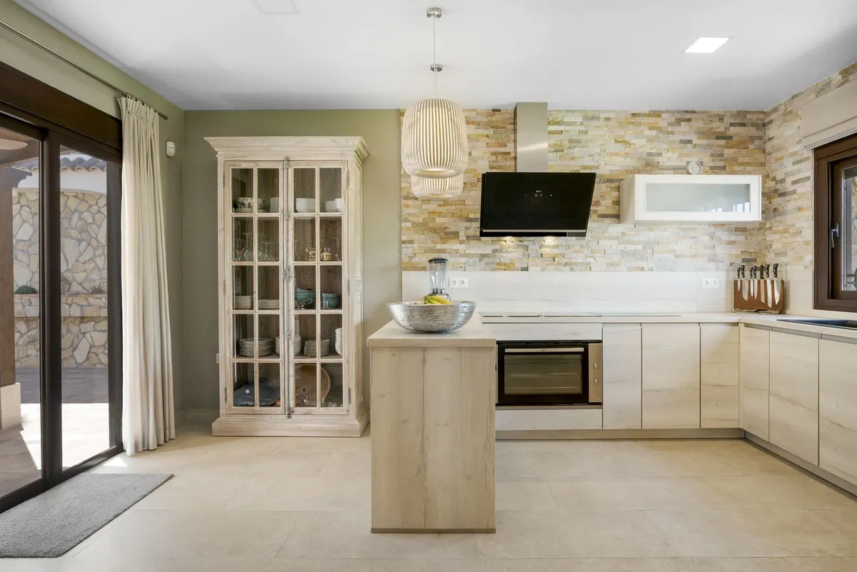 f370a157-5f6d-4728-aeda-2582050733ec