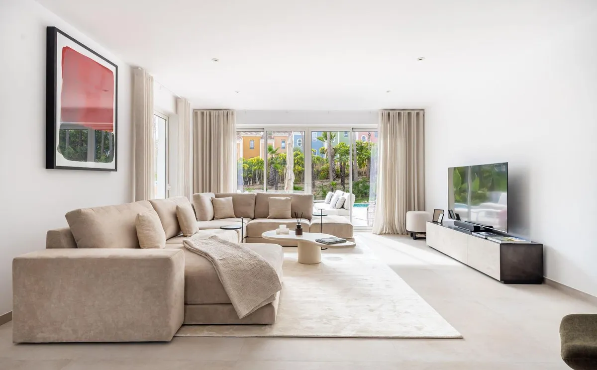 2dfc609b-2d21-42a6-9eda-b4c4968d1a7e