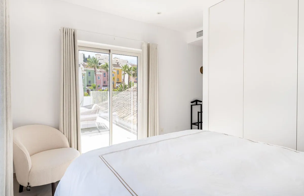 a4ceb72e-a8ea-424a-a251-347816b517c6