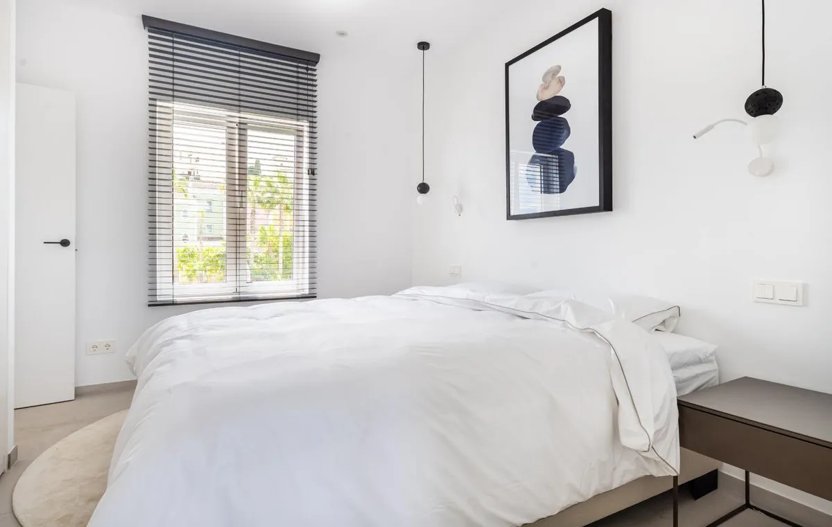 a98777f9-5586-4a08-b114-f314a003d095