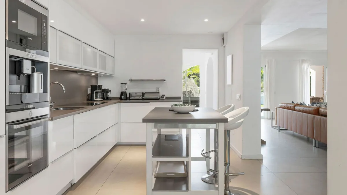 bd0c1c46-d016-4935-80ba-512973d57216