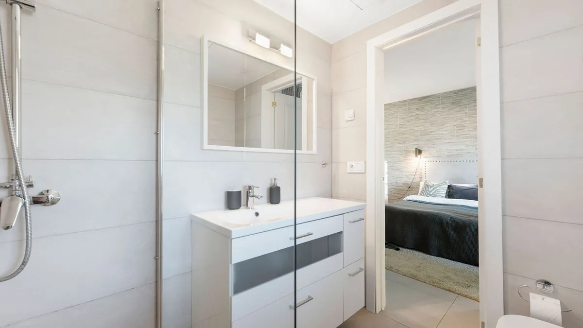 e363ee77-05a5-4e49-b140-68e9bb06637c