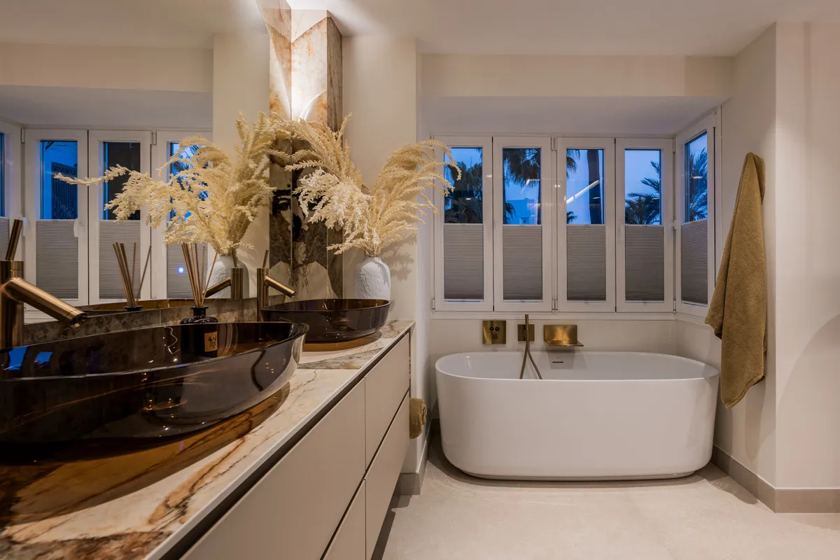 23c00cea-7105-49b7-978e-10c52623f87a