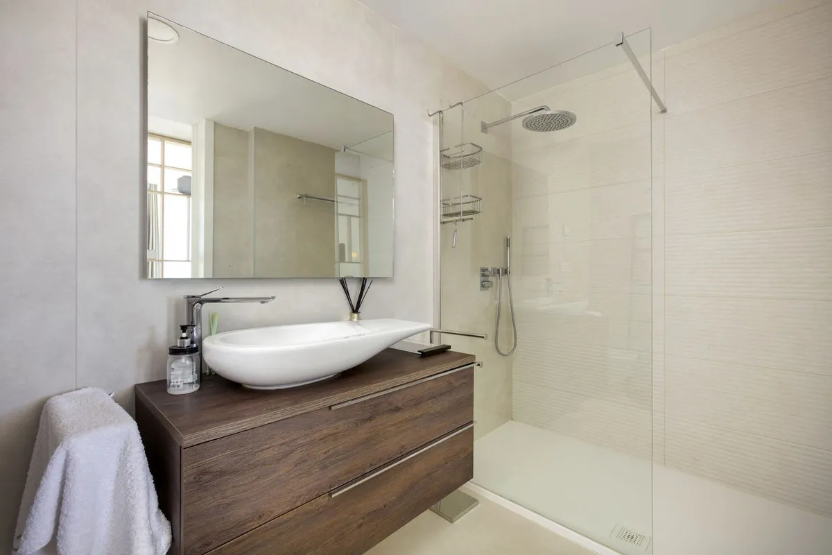 b74361c8-0d0c-477e-bffc-a8e57b12d6f8