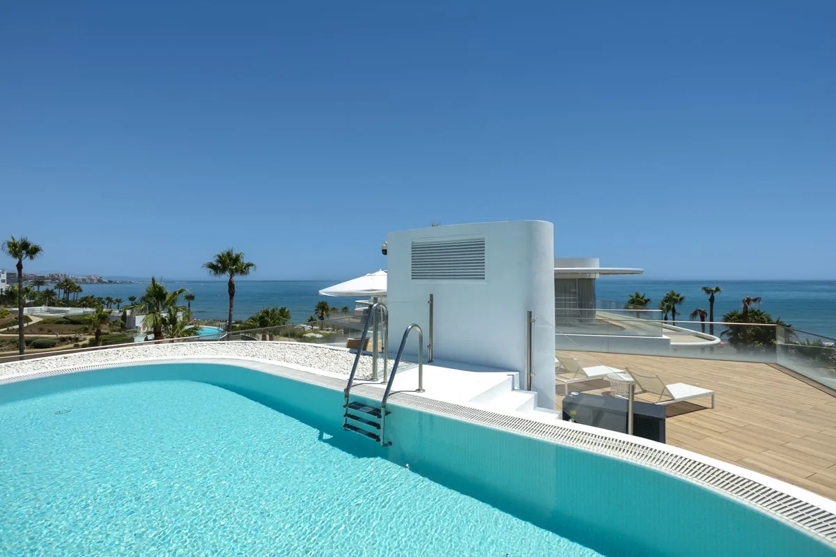 d4d9bad4-30f1-437a-897f-d533bed15787