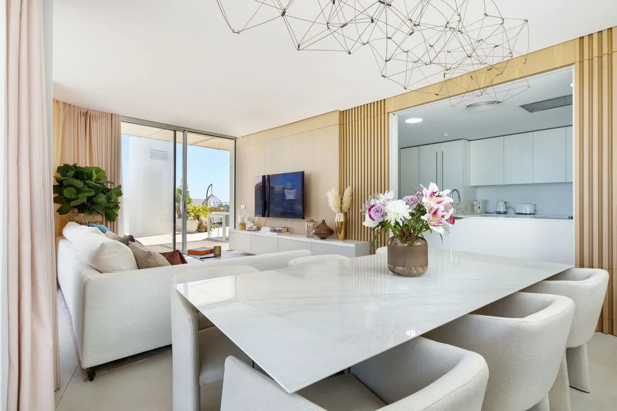 fc948101-70ab-4113-a9f7-1255fcc960df