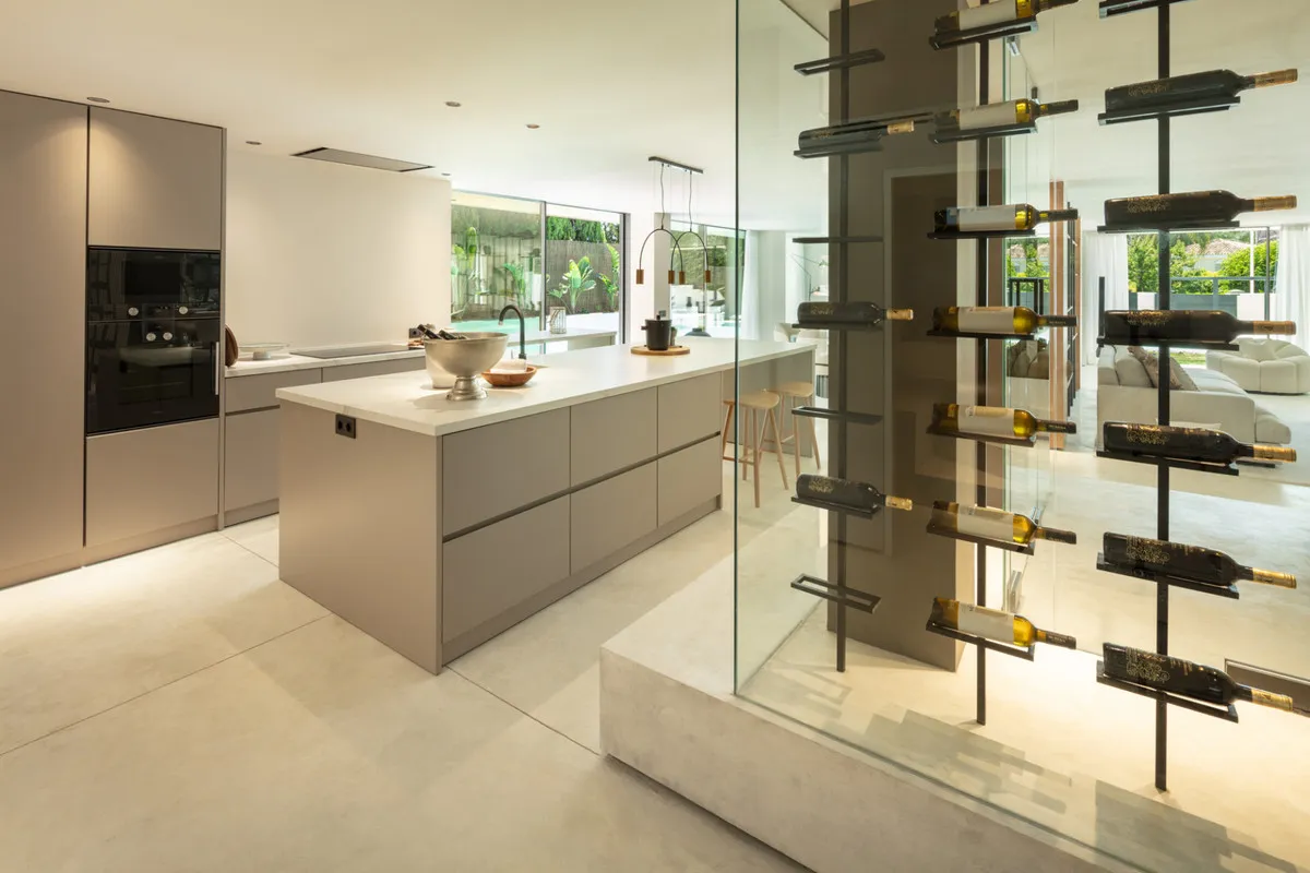 f0a3c3eb-9ffe-4f2e-9a49-81caf9df27a2