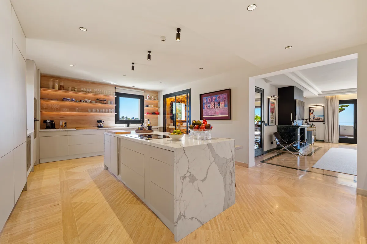 d135aadd-8798-4f62-8346-abfdea625c94