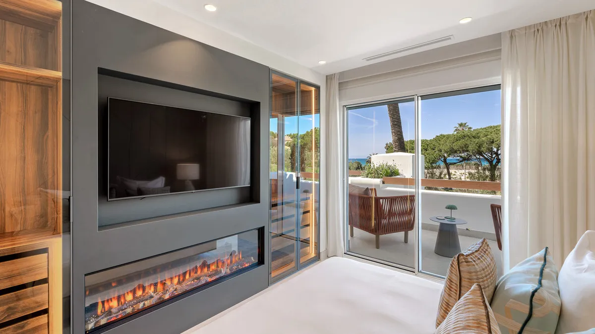 9634f968-6bc7-40c2-819b-279062ef46c1