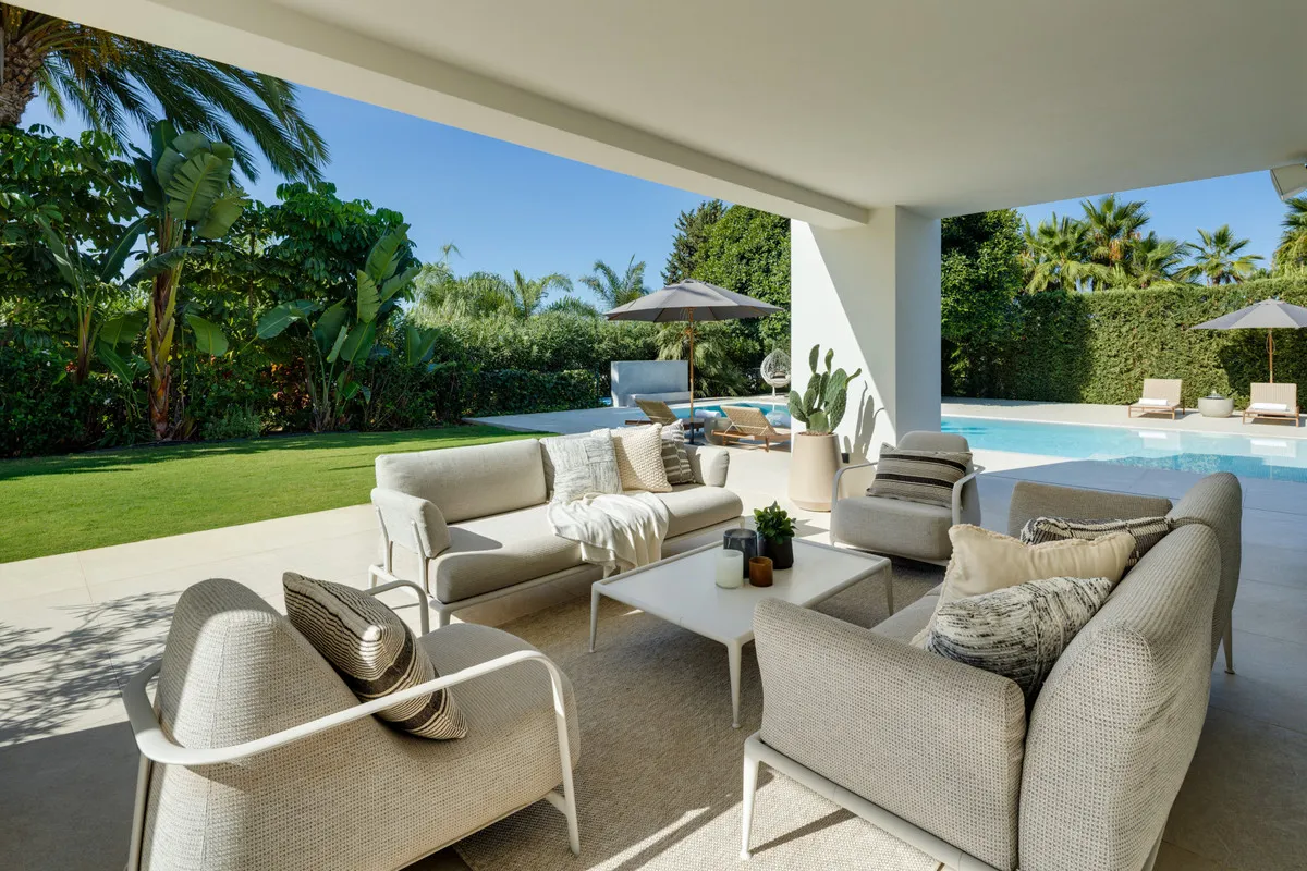 90812f93-e8a8-4f7d-b855-28d1b683f7ae