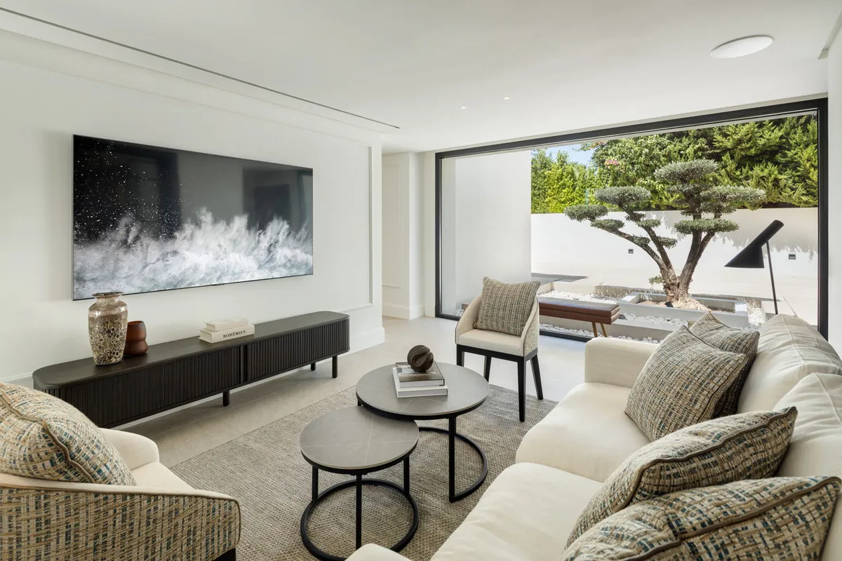 c2c1c8df-bf8b-44d6-b981-d4fa8e849340