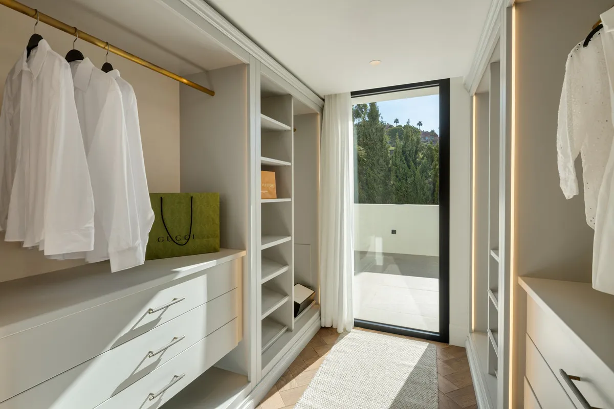 e482075a-4ad9-49a3-be36-802a80291ac3