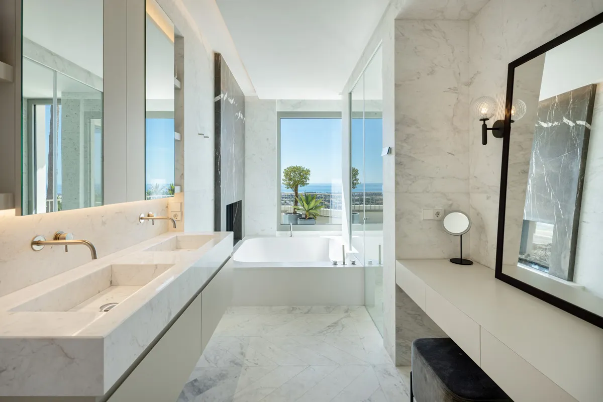 57dd81fe-8d3f-40d4-9692-e8bd05c54961