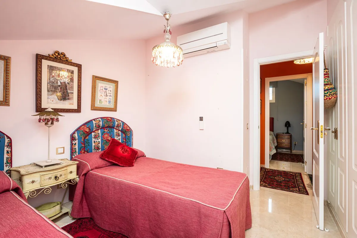 9e8d4e0f-243f-4aeb-b45e-e94a22191190