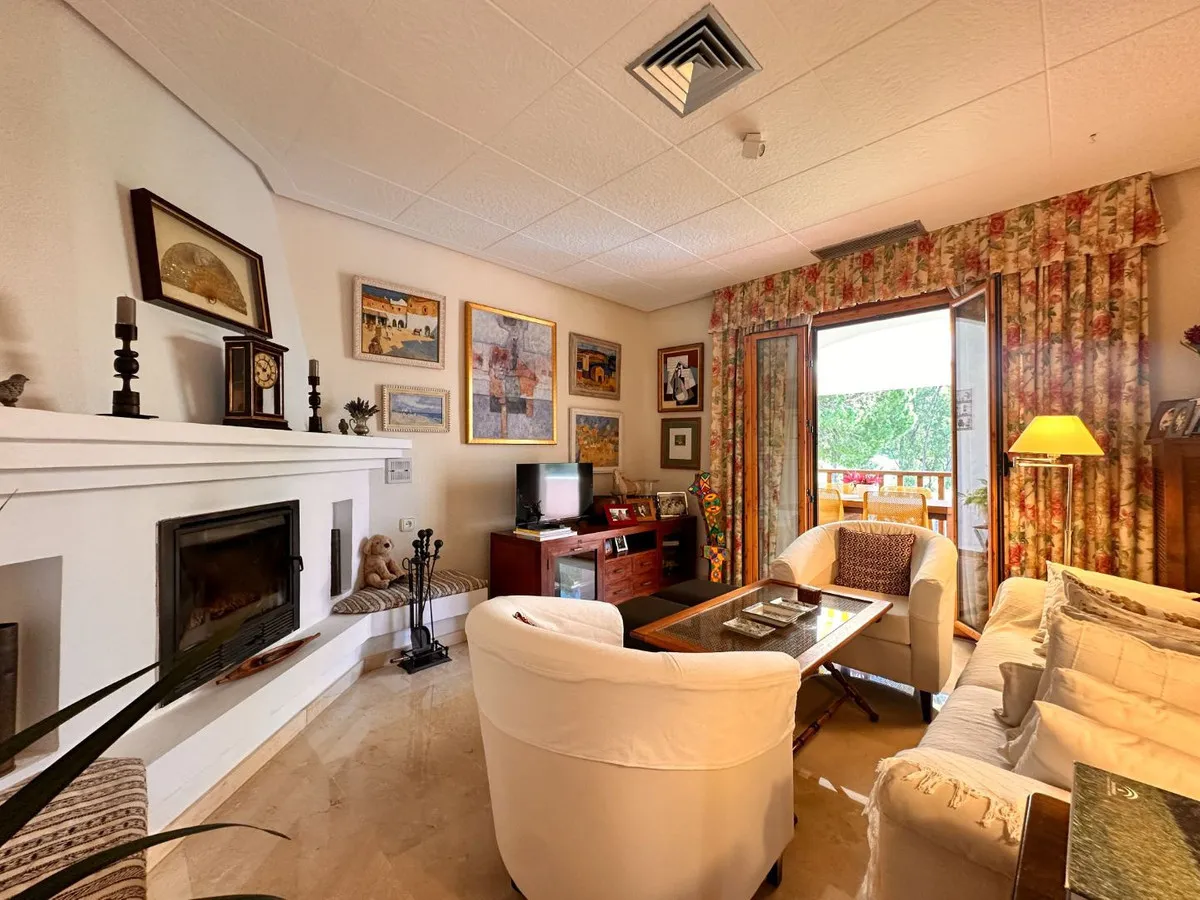 2bedb079-bc84-49a6-9a20-bb8e24660d1e