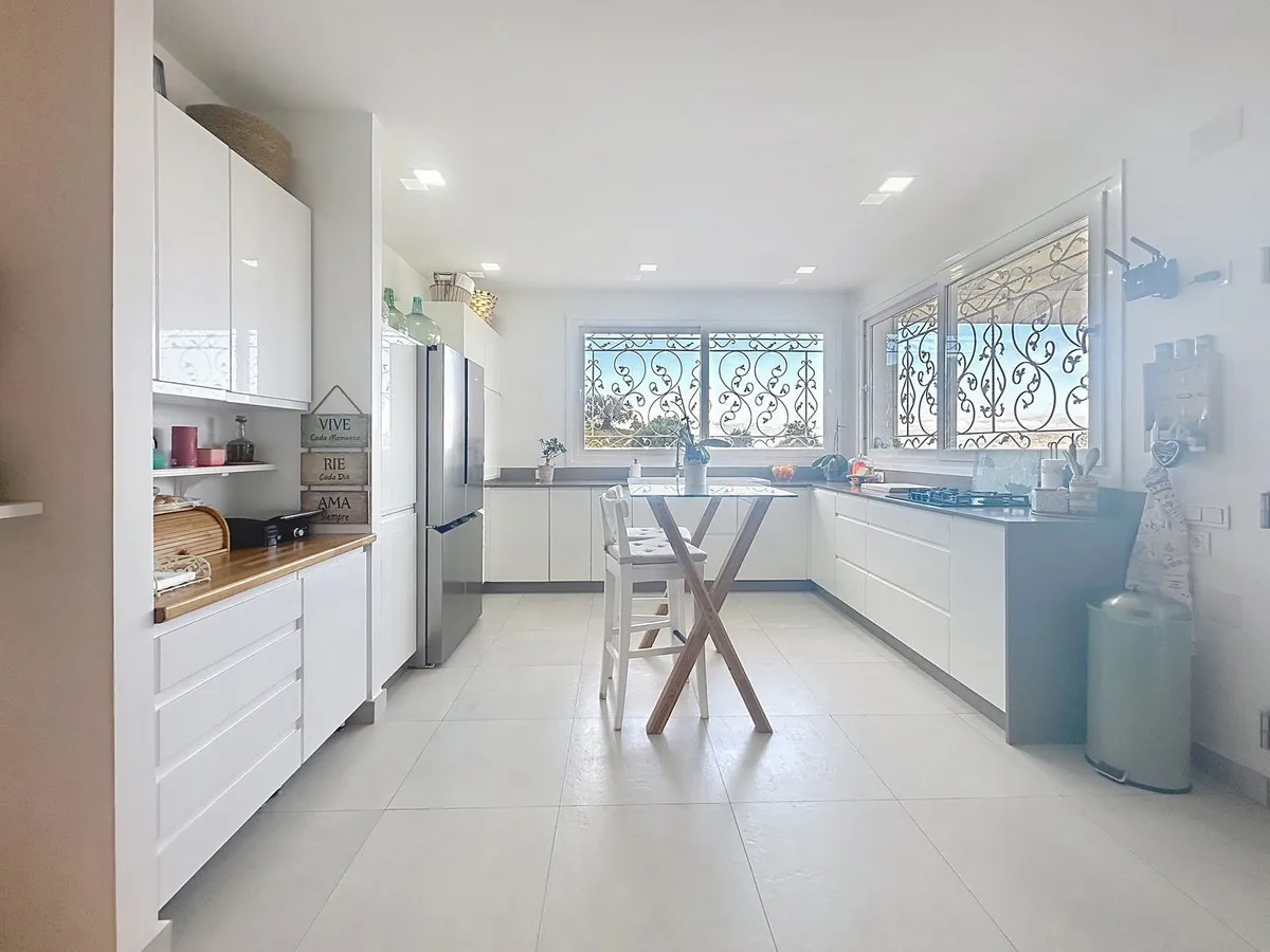 480c3c7f-0c6d-4465-86ef-43046ecc6a34