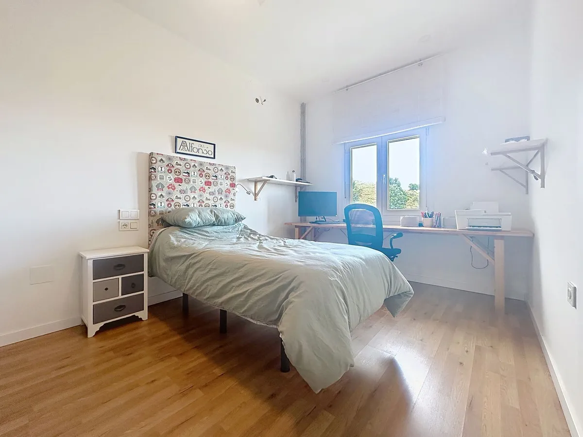 b4322909-6a38-403e-b115-75cf24010b6e