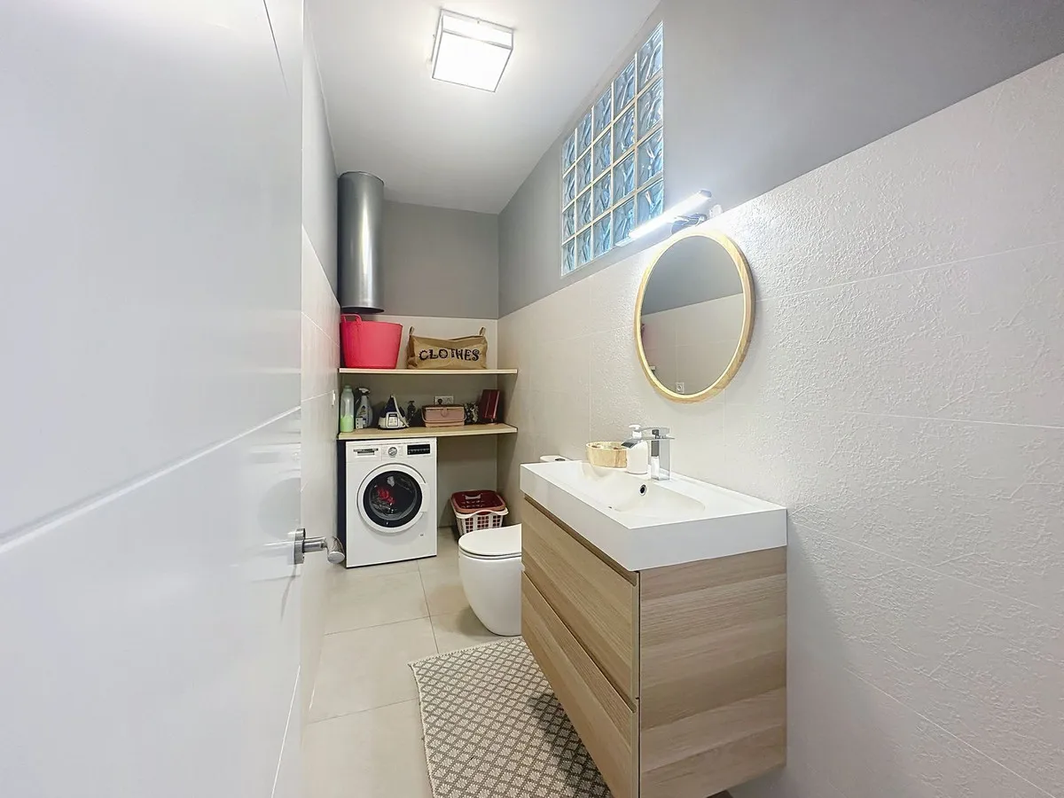 e97aca3c-b6b8-474e-9fe0-0e0aa0449521