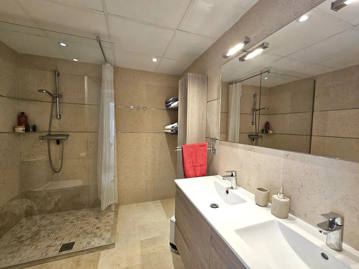 4f65dab6-e217-4f48-9c0a-e8b16e72b525