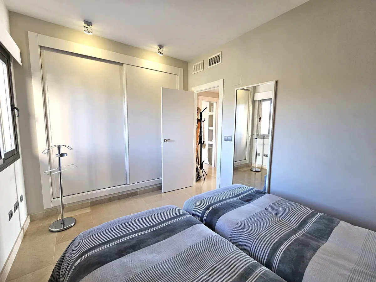 7c1029f9-a01e-4d33-9352-b4c1781a613e